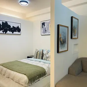  Apartment Beautiful Downtown, Mins To Rogers Arena, Stadium, Restaurants, Shops